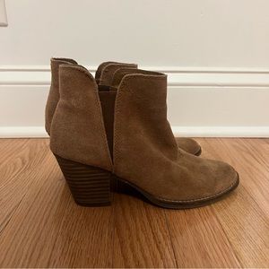 Dolce vita ankle booties